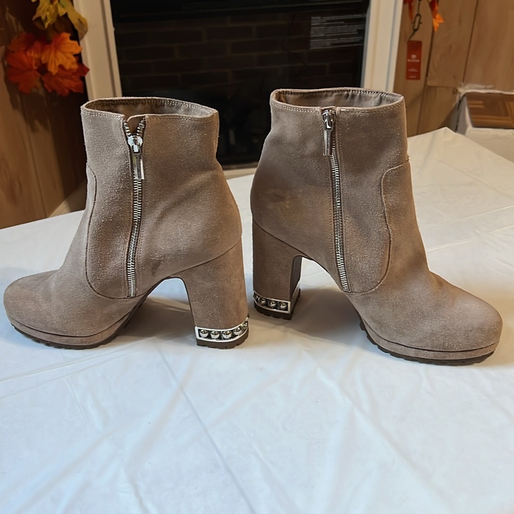 Karl Lagerfeld Paris Women’s High Heels Suede boots Size 10M